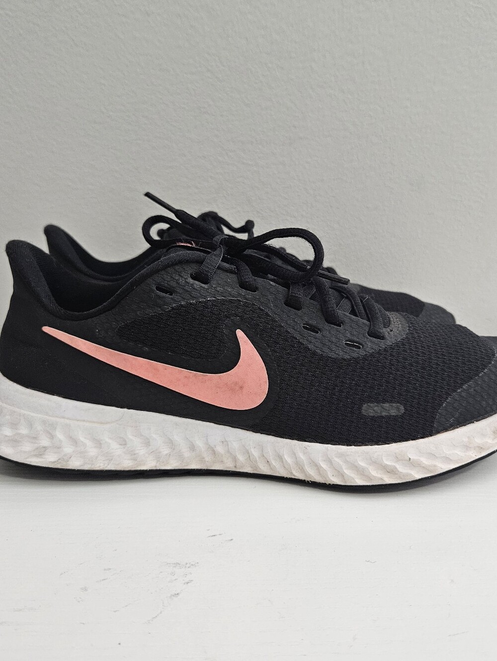 Sneakers - Picture 2 of 10